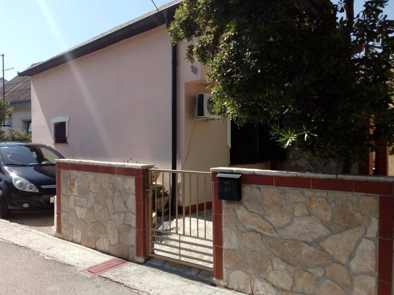 Apartment "Mislav" ゴルニ・カリン エクステリア 写真